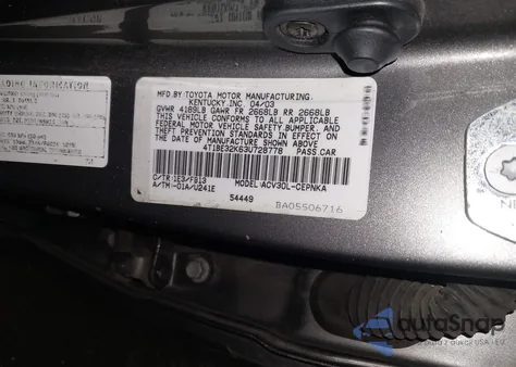 2003 Toyota Camry Le z USA, uszkodzony, nr VIN 4T1BE32K63U728778